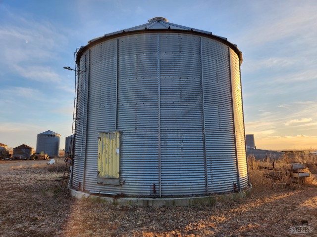 Grain bin, 24' diameter